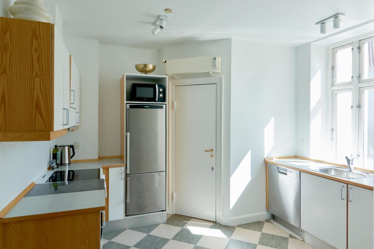 4 Bedroom Apt Close To Cph Zoo & City Centre *