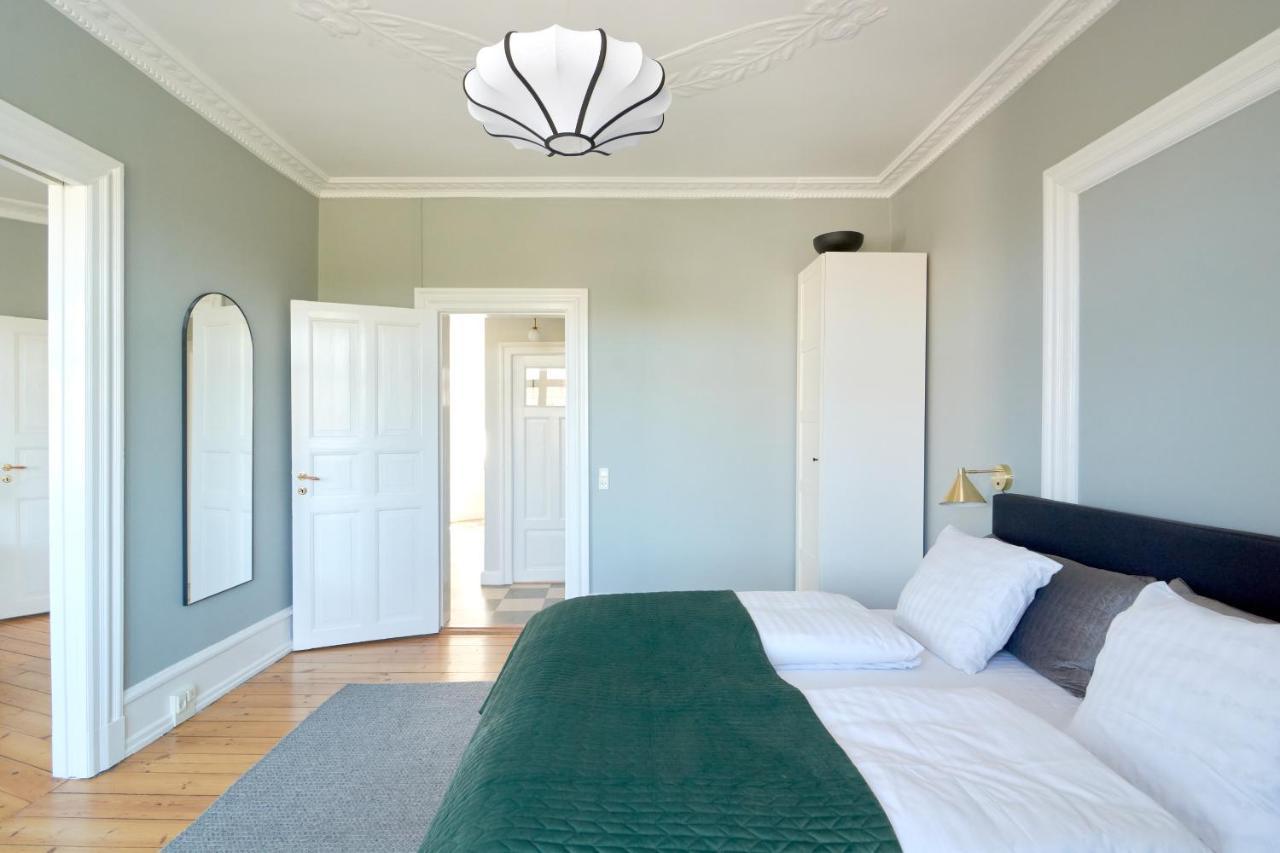 4 Bedroom Apt Close To Cph Zoo & City Centre *