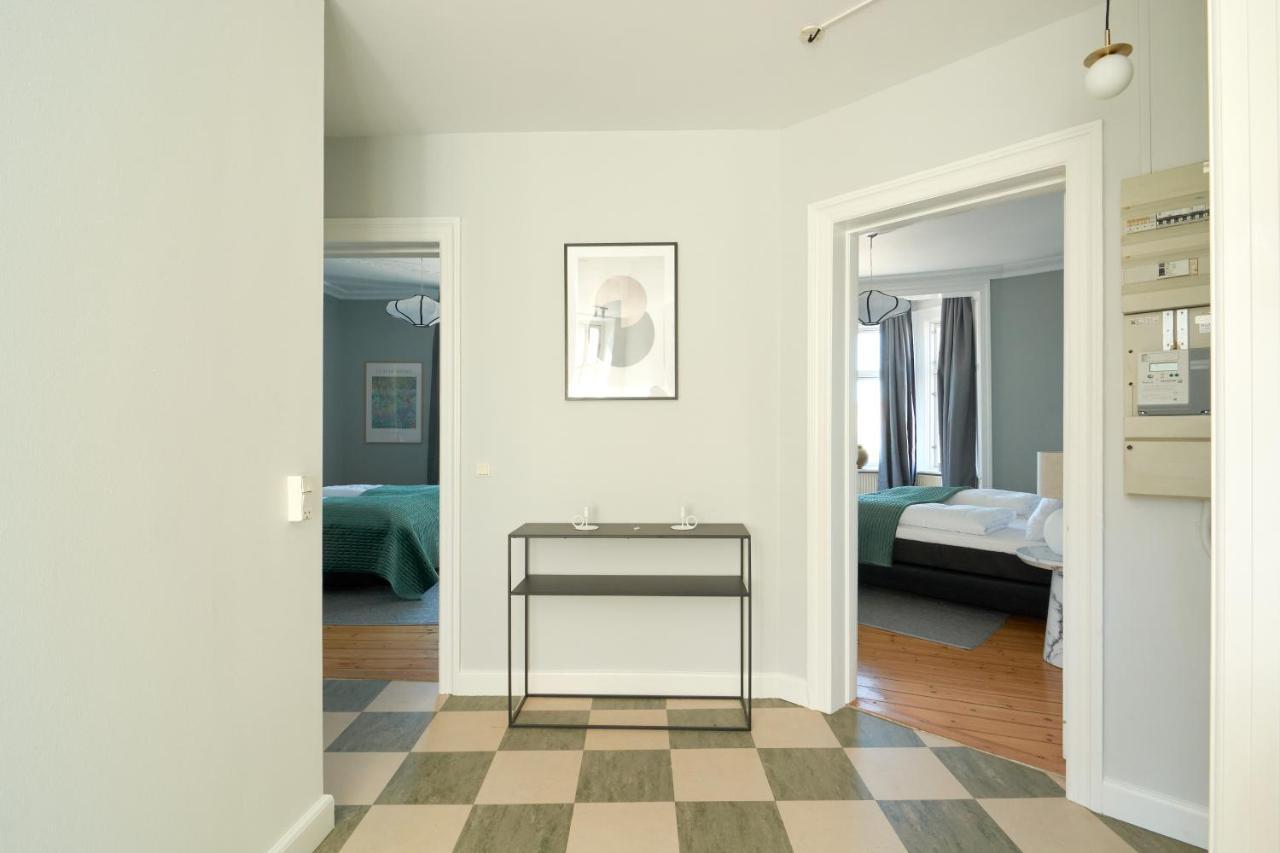 4 Bedroom Apt Close To Cph Zoo & City Centre Apartment *